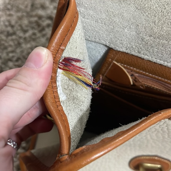 (SOLD) Vintage Dooney & Bourke Crossbody - Picture 10 of 11